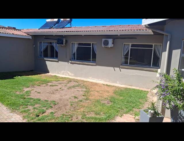5 BEDROOM PROPERTY TO RENT IN HUMANSDORP